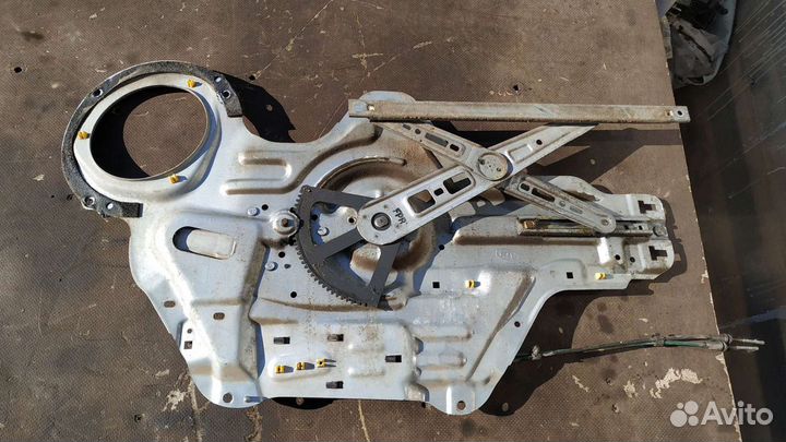 Передний правый стеклоподъёмник Киа Церато 1