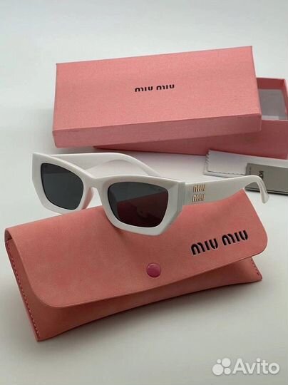 Солнцезащитные очки miu miu