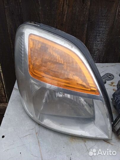 Передние фары на hyundai starex H1