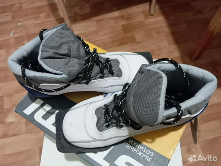 Лыжи беговые детские 160см