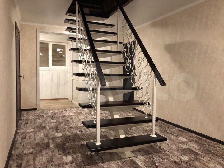 Дом 396,6 м² на участке 6,7 сот.