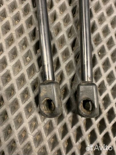 Амортизатор капота Volkswagen Atlas 3.6 FSI