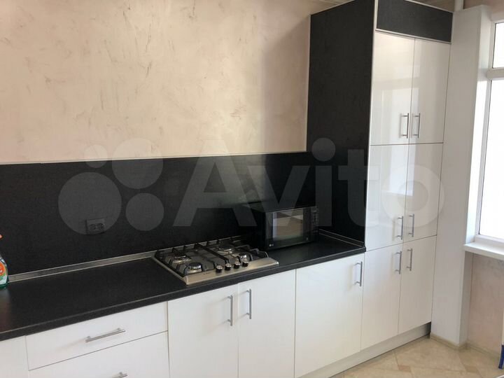 2-к. квартира, 70 м², 2/10 эт.