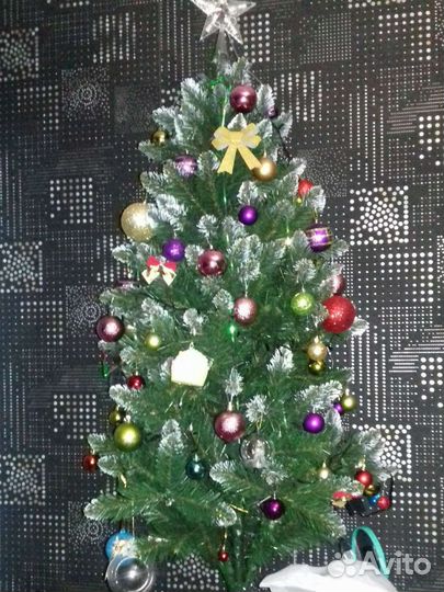 Елка искусственная