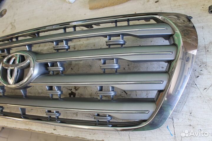 Решетка радиатора Toyota Land Cruiser J200 2007