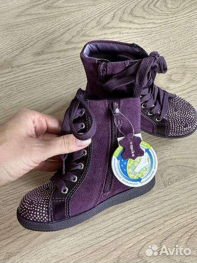 Ботинки для девочки новые 25