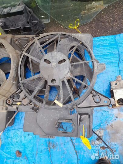 Вентилятор охлаждения с диффузором Ford Escape 2.0