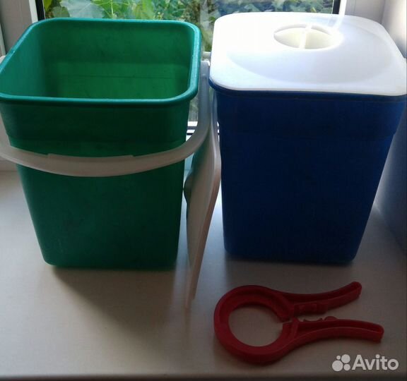 Ведро пластмас. и открывалка д/банок