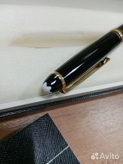 Шариковая ручка montblanc