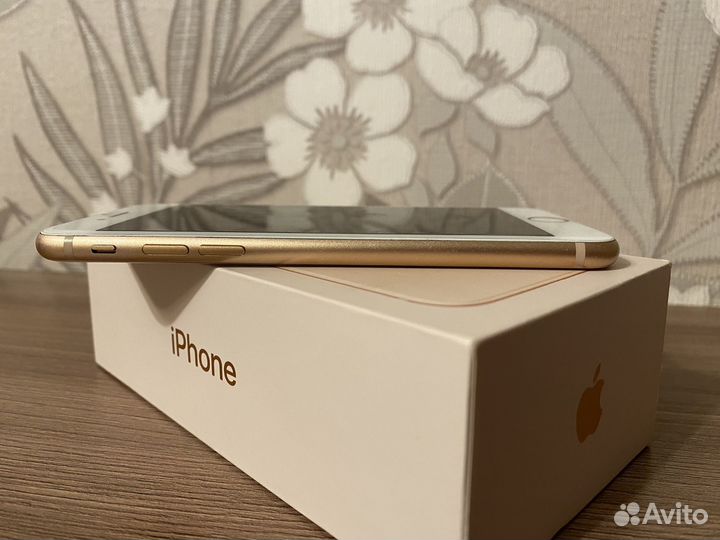 iPhone 8, 64 ГБ