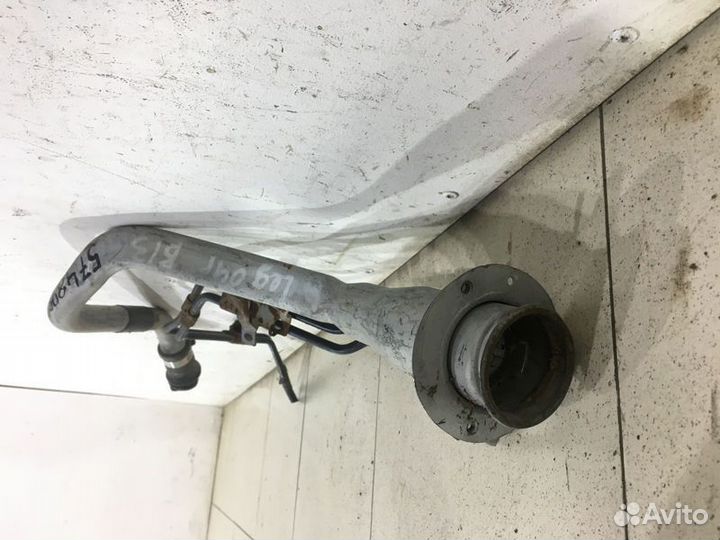 Топливно-заливная горловина