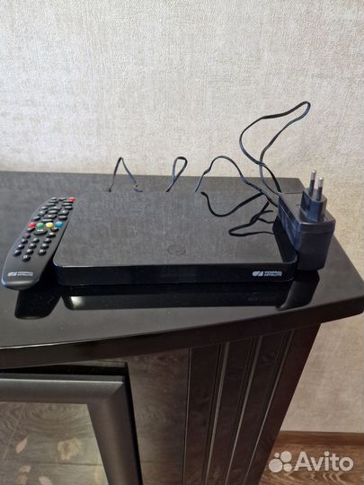 Ресивер триколор GS B527