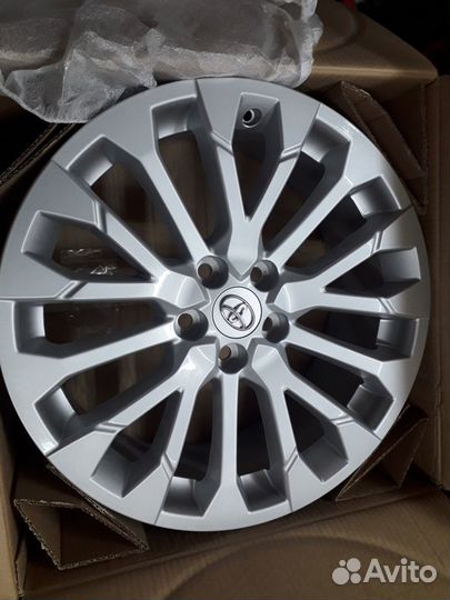 Новые R19 Toyota Camry Rav