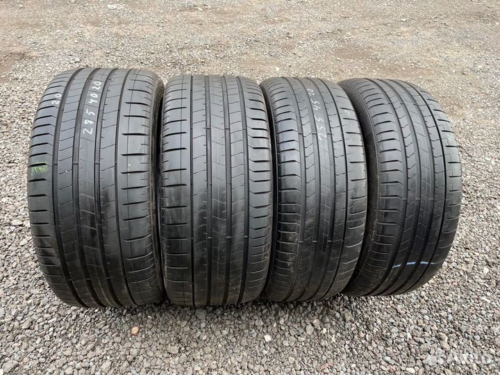 Pirelli P Zero PZ4 255/45 R20 и 285/40 R20