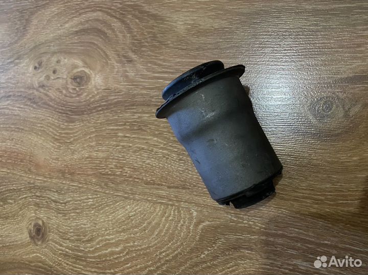 Сайлентблоки подрамника Ниссан теана j31