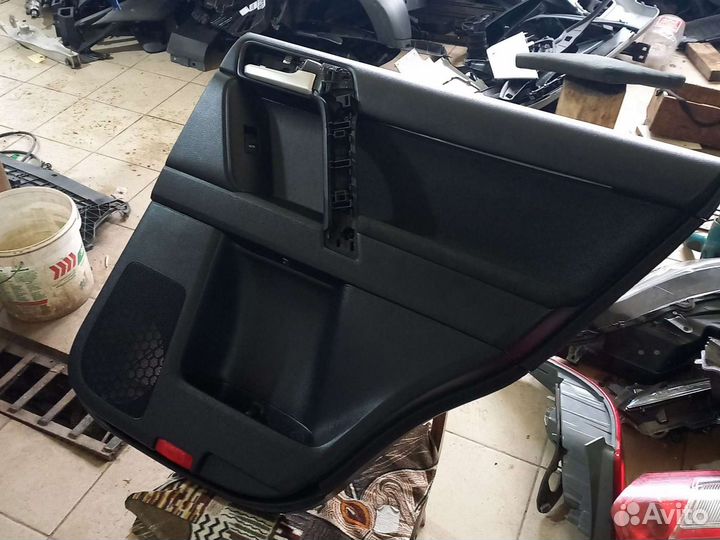 Обивка двери задней правой Toyota Land Cruiser Pra