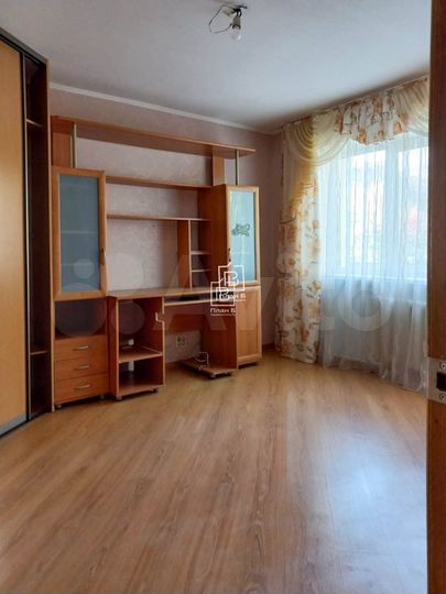 Комната 27,7 м² в 5-к., 2/4 эт.