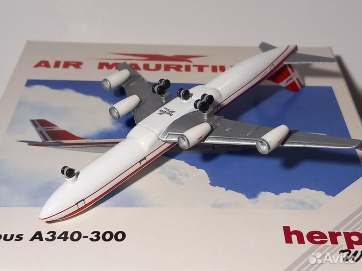 Модель Airbus A340 Air Mauritius, масштаб 1/500