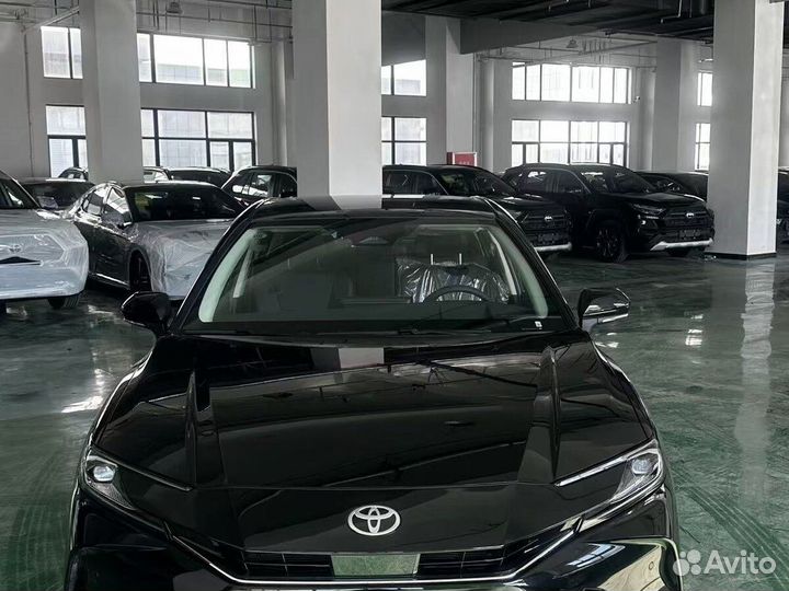 Toyota Camry 2.0 CVT, 2024