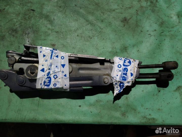 Газовые упоры крышки багажника Mazda 3 BK