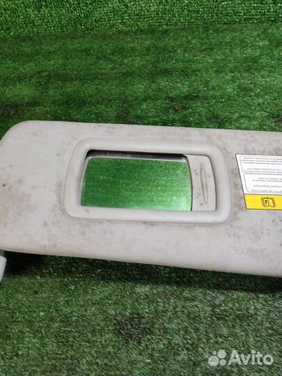 Козырек солнцезащитный правый Renault Megane 3