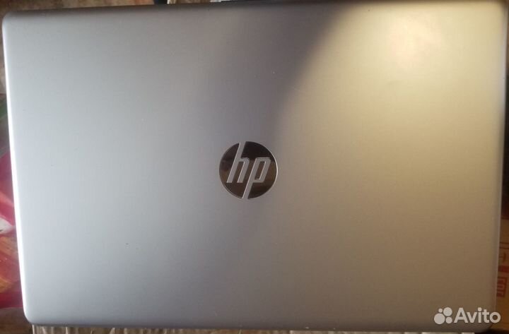 HP notebook-17 i5-7200u / 8gb/ 256 gb SSD/ 17.3