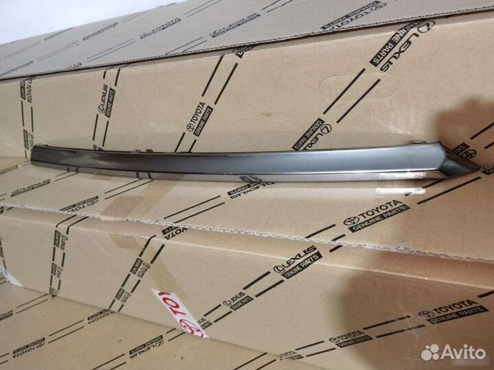 Молдинг багажника Lexus Rx 4