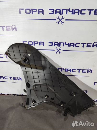 Накладка на торпедо левая Ford Focus 3