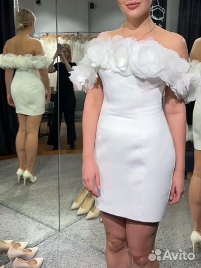 Белое свадебное платье