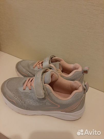 Кроссовки для девочки