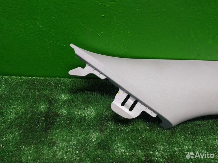 Обшивка правой стойки KIA ceed (ED) 2010