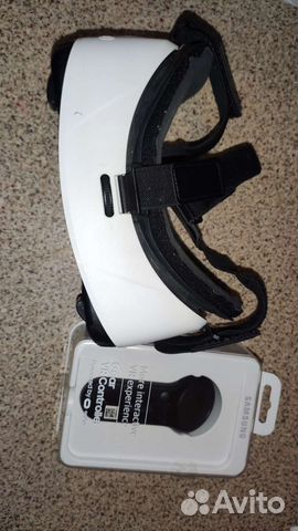 VR шлем и Bluetooth пульт (геймпад) Samsung