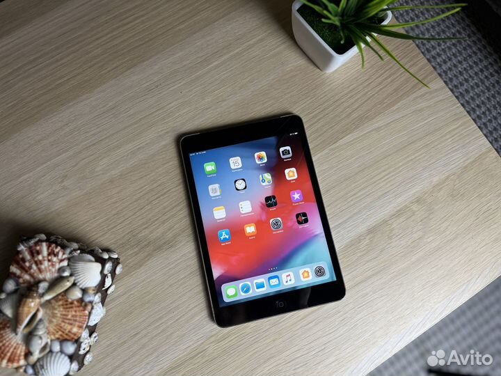 iPad Mini WI-FI + Cellular LTE Tablet