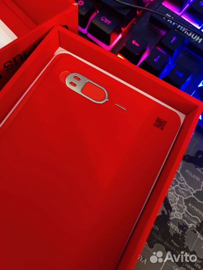 OnePlus 8 Pro, 8/128 ГБ