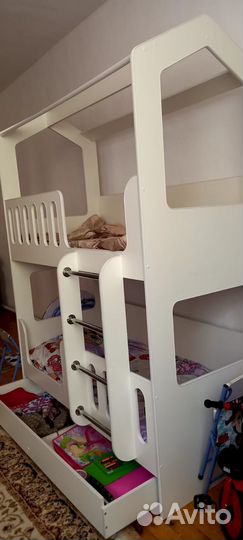 Двухъярусная кровать надежная