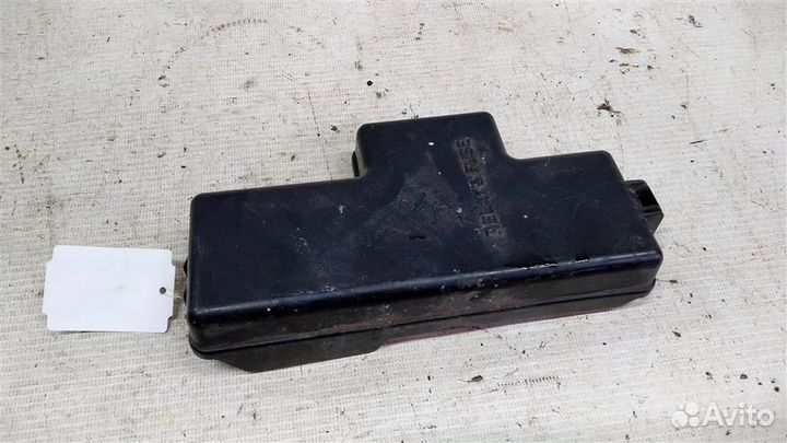 Крышка блока предохранителей Toyota Granvia KCH16