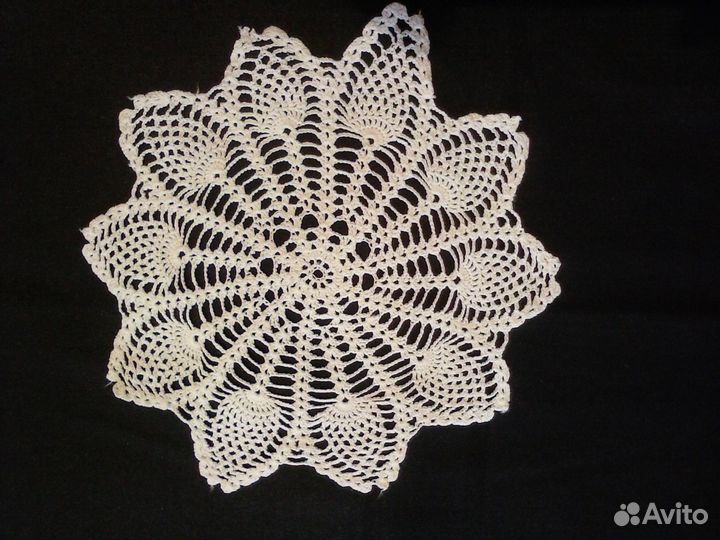 Декоративные ажурные салфетки, вязанные крючком