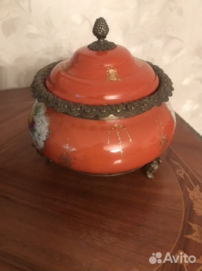 Винтажная фарфоровая ваза-шкатулка с бронзой