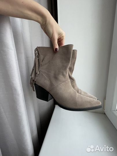 Ботильоны казаки Zara замшевые