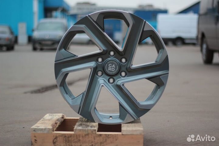 Летний комплект колес R21 Toyota Land Cruiser 300