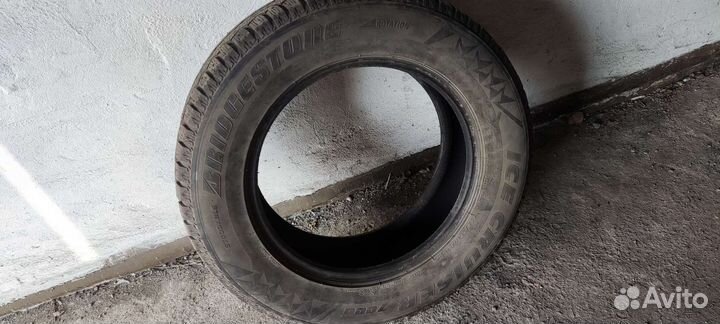 Bridgestone Ice Cruiser 7000 235/65 R17