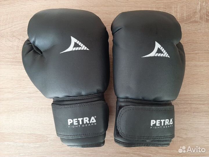 Боксерские перчатки