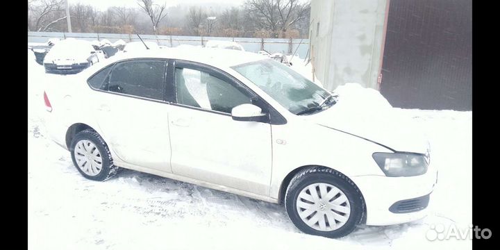 Volkswagen polo sedan разбор