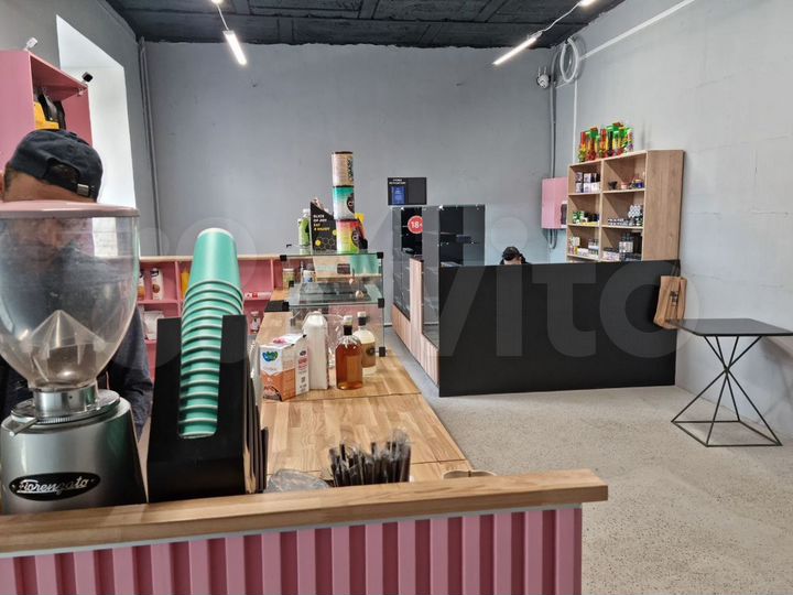 Продажа торговой площади 113.7 м² на первой линии