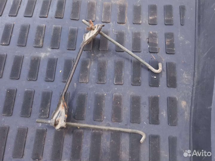 Крепление аккумулятора nissan almera classic