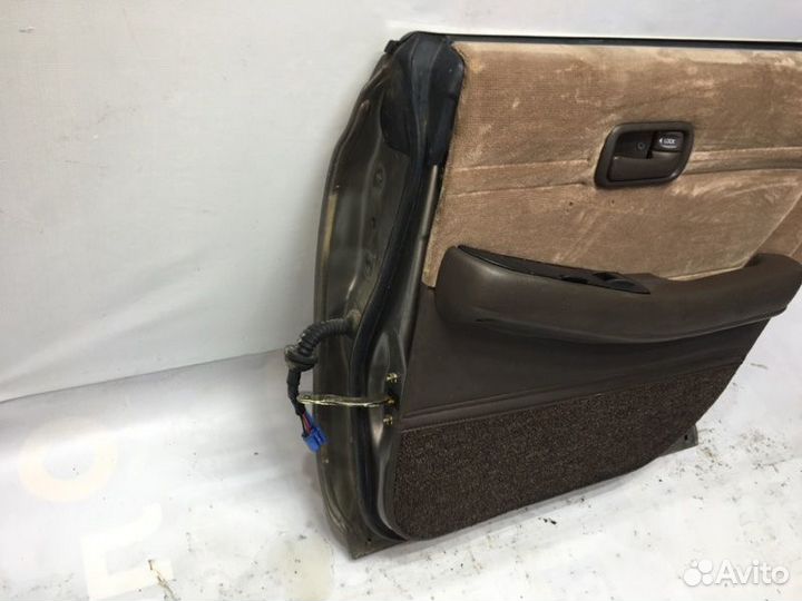 Дверь задняя правая Toyota Chaser GX81 1GFE 1990