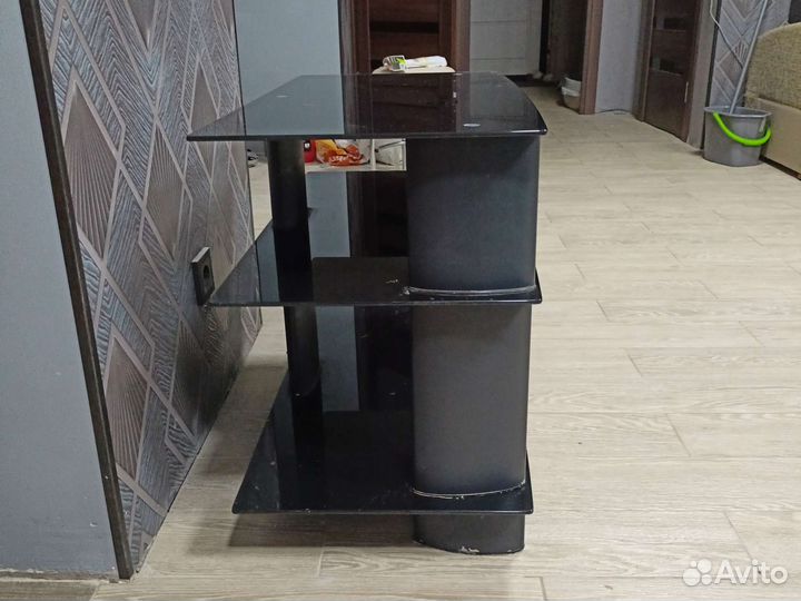 Стеклянная тумба под тв