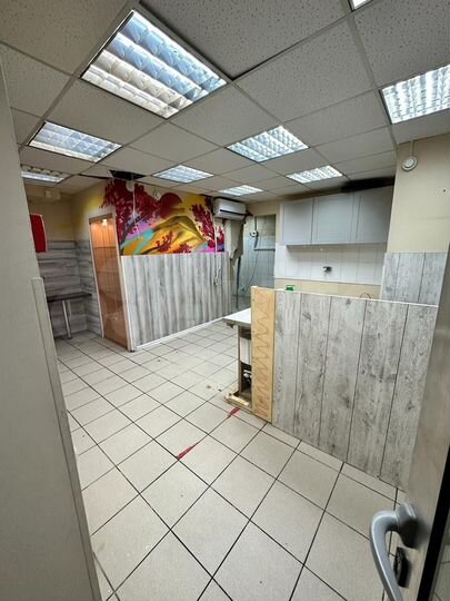 Торговая площадь, 10 м². Рядом с метро 1905г