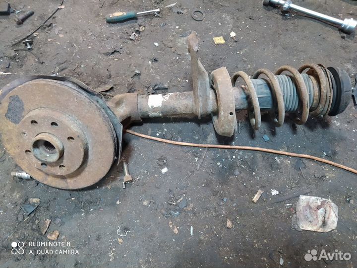 Стойка передняя правая Opel Vectra А