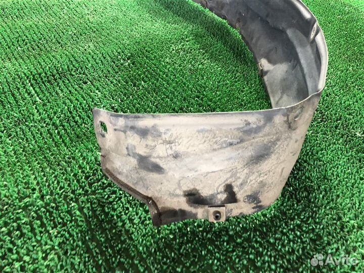 Подкрылок лев. перед. Nissan Safari